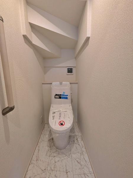 gC `Toilet`
gC͖邢ԂŐ܂B