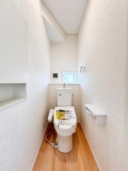 gC `Toilet`
gC͖邢ԂŐ܂B[肠̂łˁB